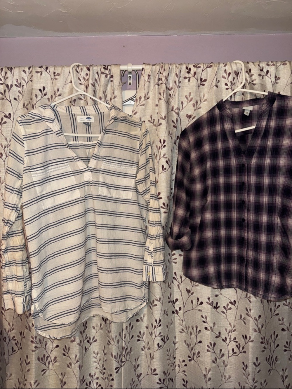 Women’s Medium Striped and Plaid V-Neck Blouses